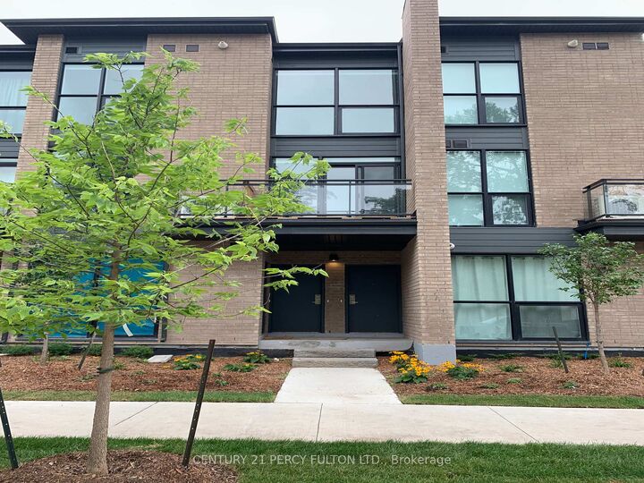 Property Photo: 9B Falaise Road ON M1E 0C5
