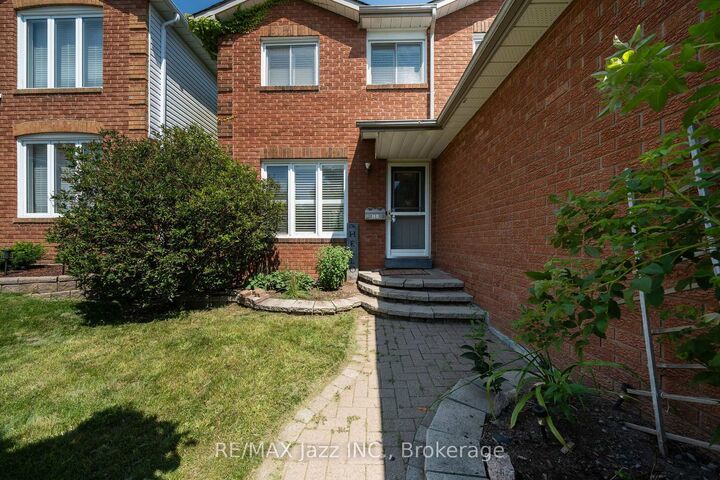 Property Photo:  110 Freeland Avenue  ON L1C 4V6 