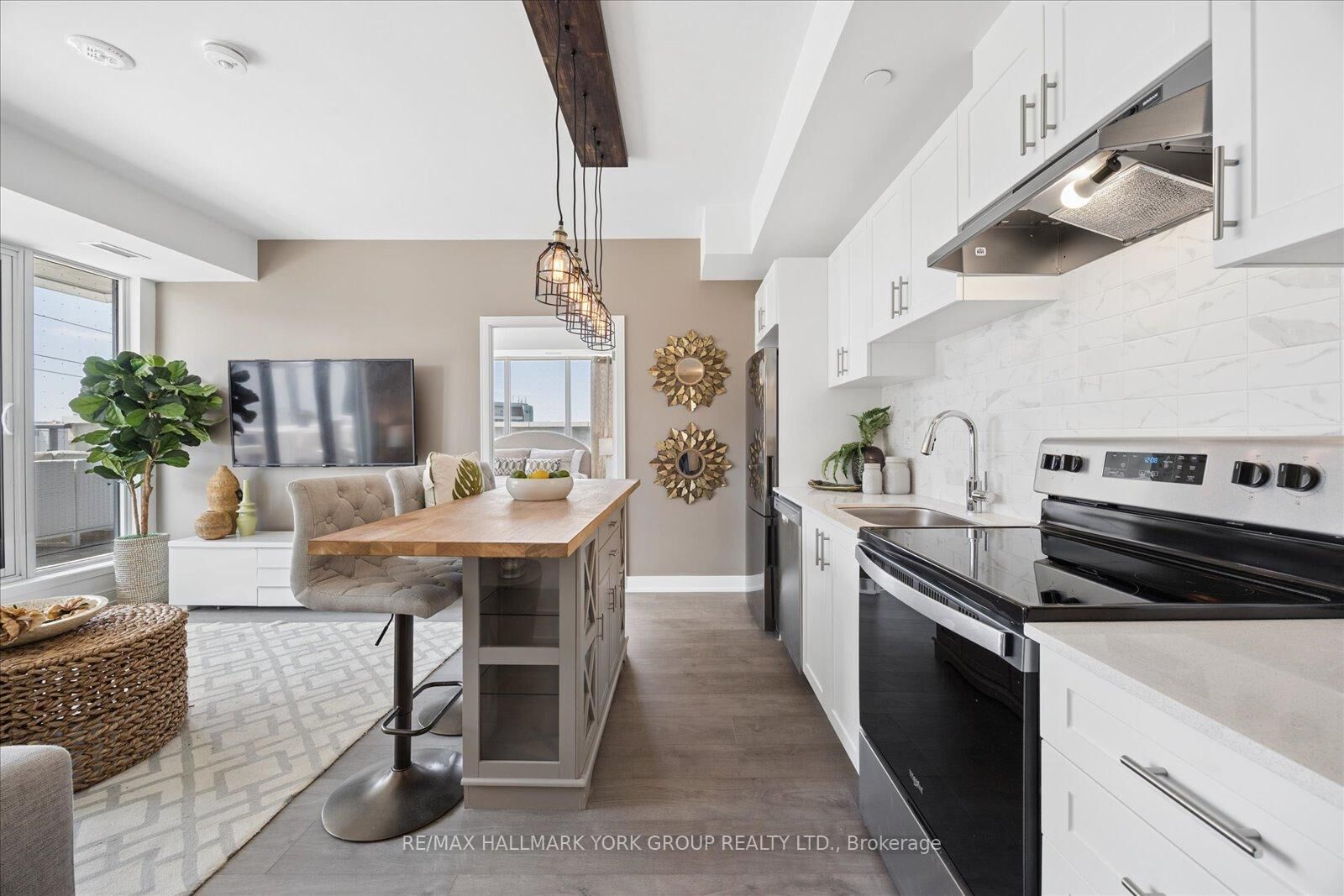 Property Photo:  705 Davis Drive 409  ON L3Y 2R2 