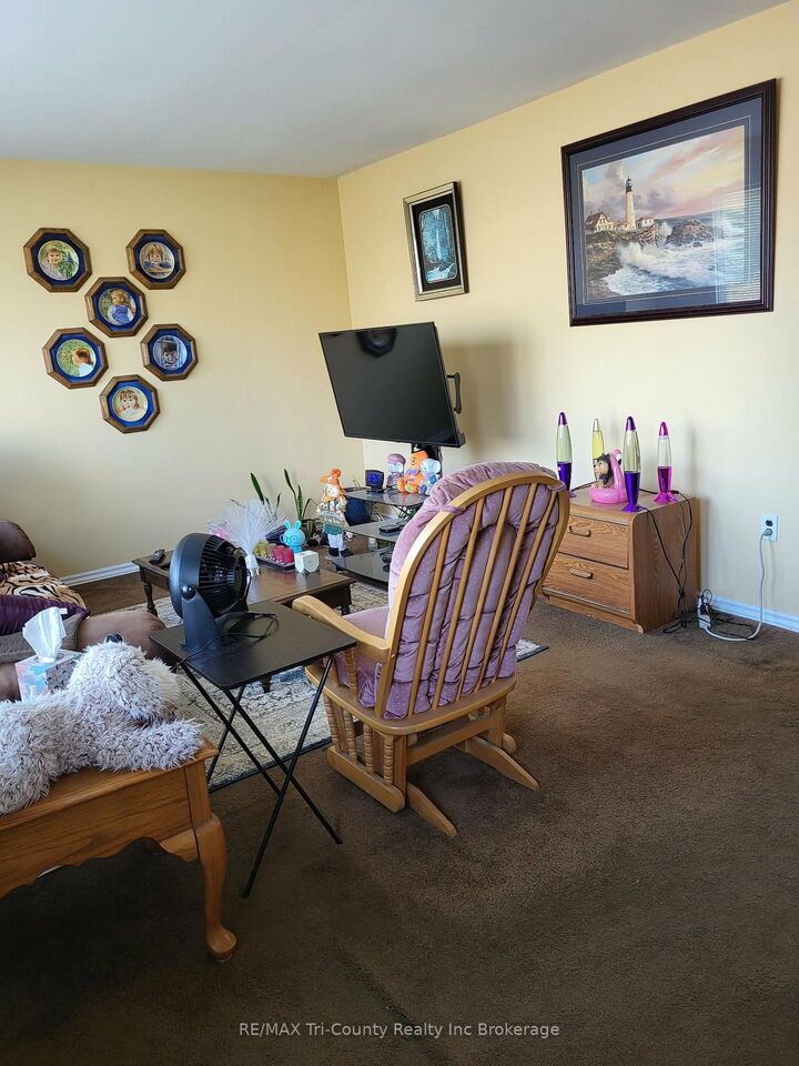 Property Photo:  446 Norwich Avenue  ON N4S 3W5 