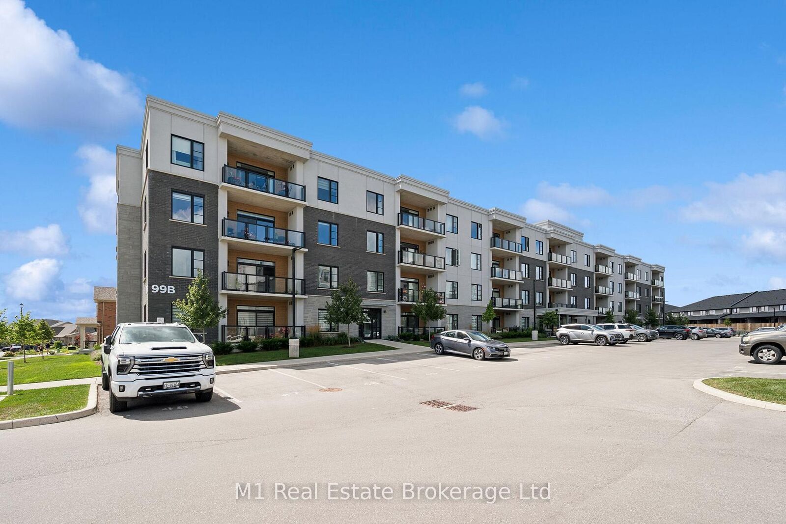 Photo de la propriété:  99B Farley Road 411  ON N1M 0K5 
