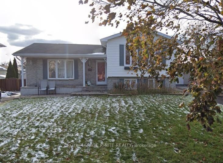 Property Photo:  810 Chelsea Crescent  ON K6H 6Y4 