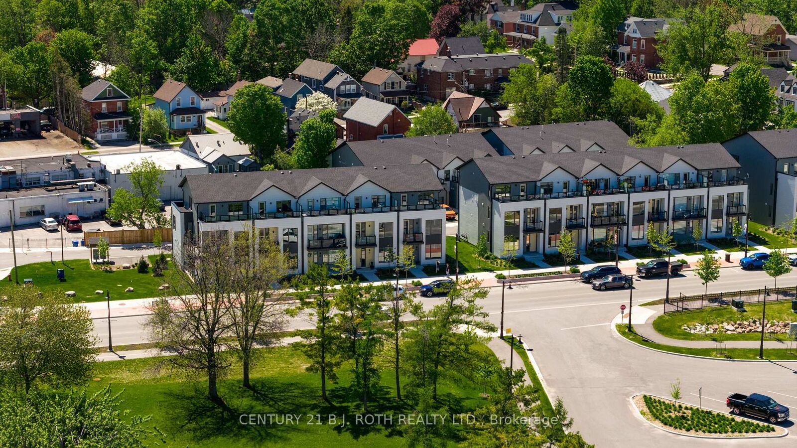 Property Photo:  89 Lightfoot Drive  ON L3V 7L8 