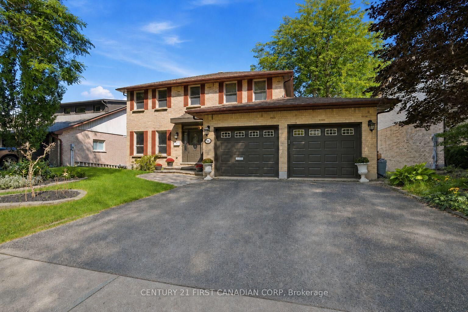 Property Photo:  199 Somerset Crescent  ON N6K 3S5 