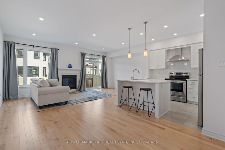 Property Photo: 677 Cordelette Circle ON K1W 0P2