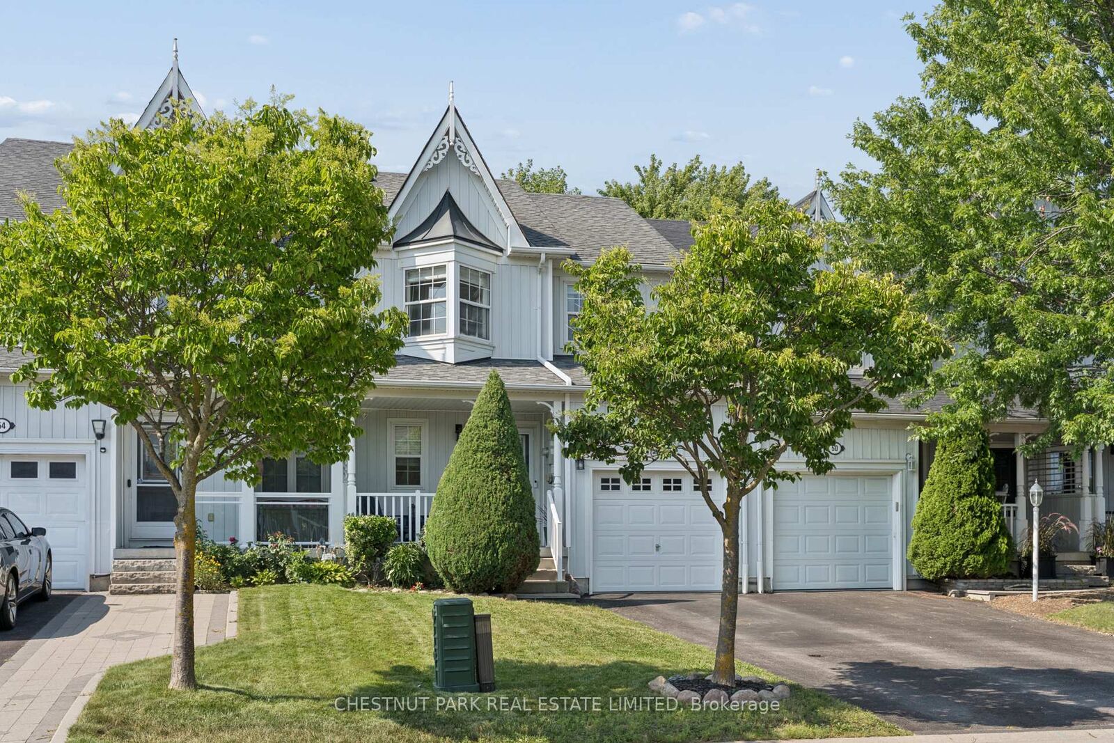 Property Photo: 52 Bexley Crescent ON L1M 2C6