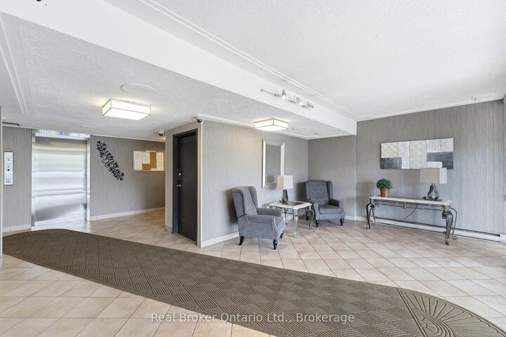Property Photo:  40 Harrisford Street 908  ON L8K 6N1 