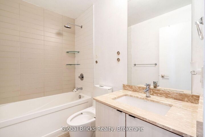 Property Photo: 4085 Parkside Village Drive 1405 ON L5B 0K9