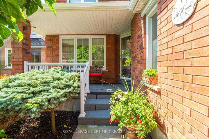 Property Photo:  84 Softneedle Avenue  ON L6R 1L2 