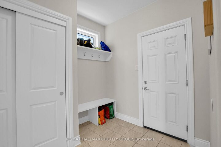 Property Photo:  58 Zaatiik Grove  ON K1X 0E5 