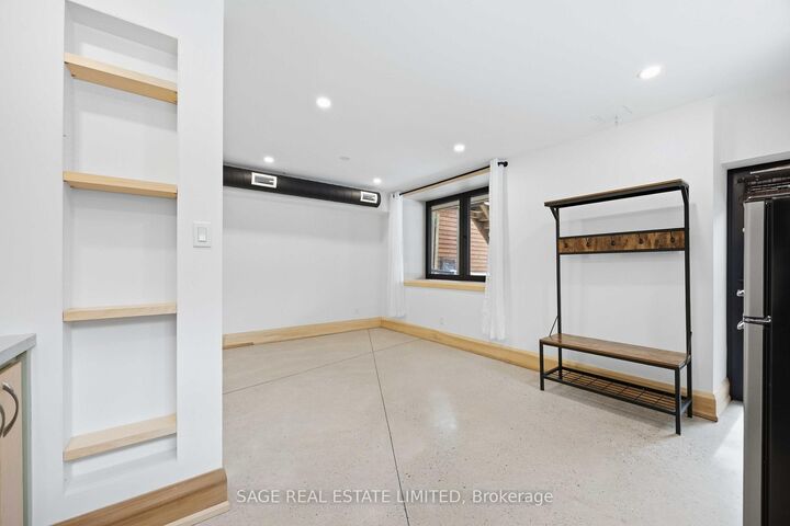 Photo de la propriété: 67 Shannon Street Lower ON M6J 2E6