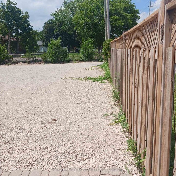 Property Photo:  12993 Steeles Avenue Upper  ON L0P 1E0 