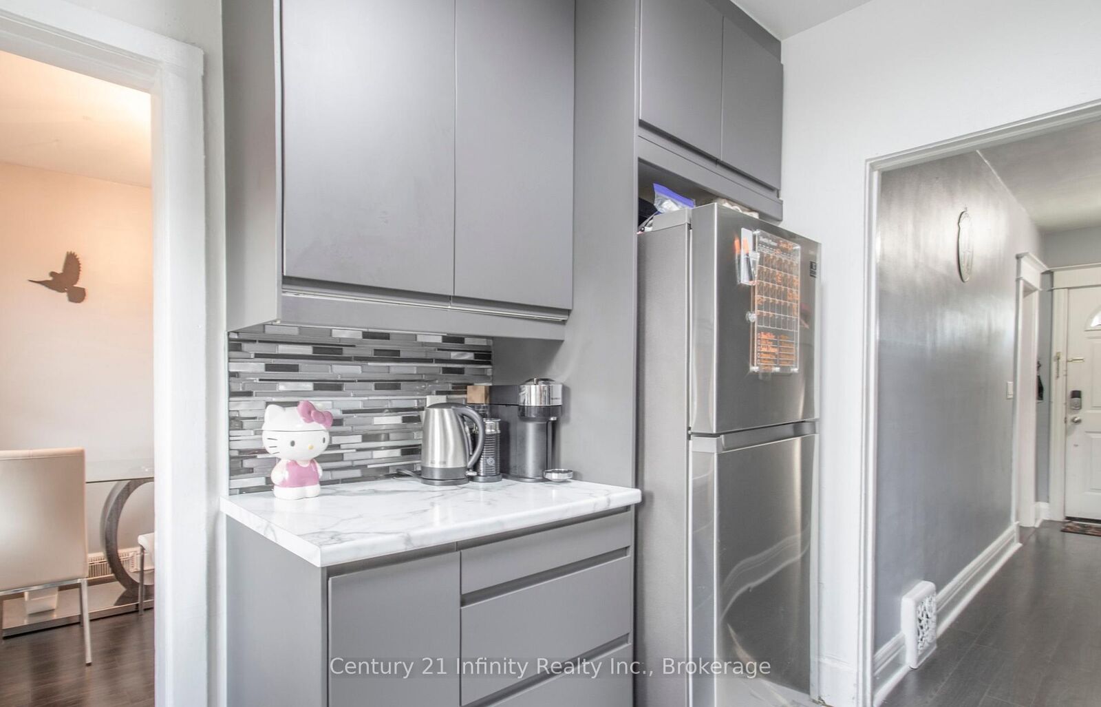 Property Photo:  128 Birch Avenue  ON L8L 6H7 