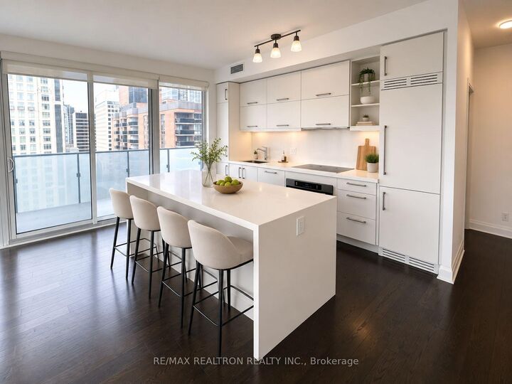 Photo de la propriété:  65 St Mary Street W 1707  ON M5S 0A6 