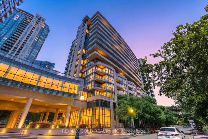 Property Photo: 209 Fort York Boulevard 1357 ON M5V 4A1