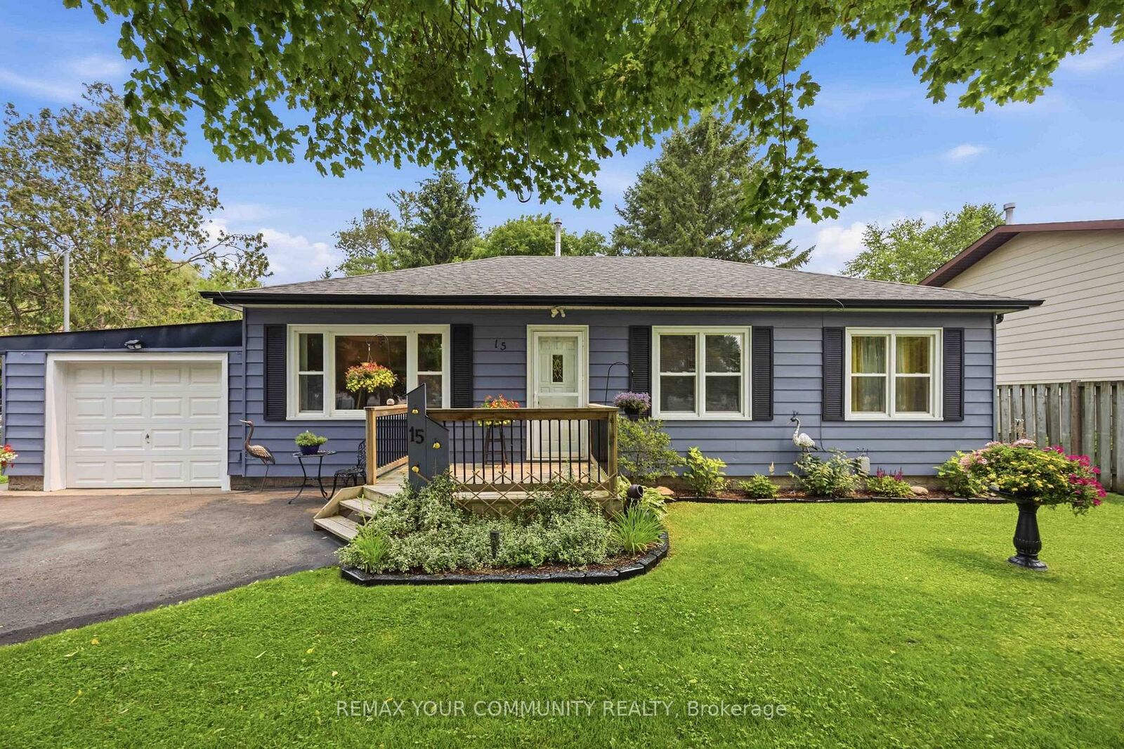Property Photo:  15 Georgina Street  ON L0E 1R0 