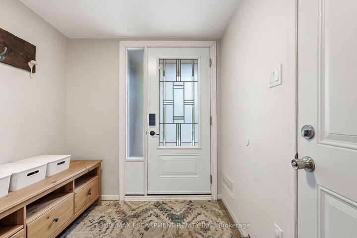 Photo de la propriété: 3 Burdock Lane 33 ON L9H 6E9