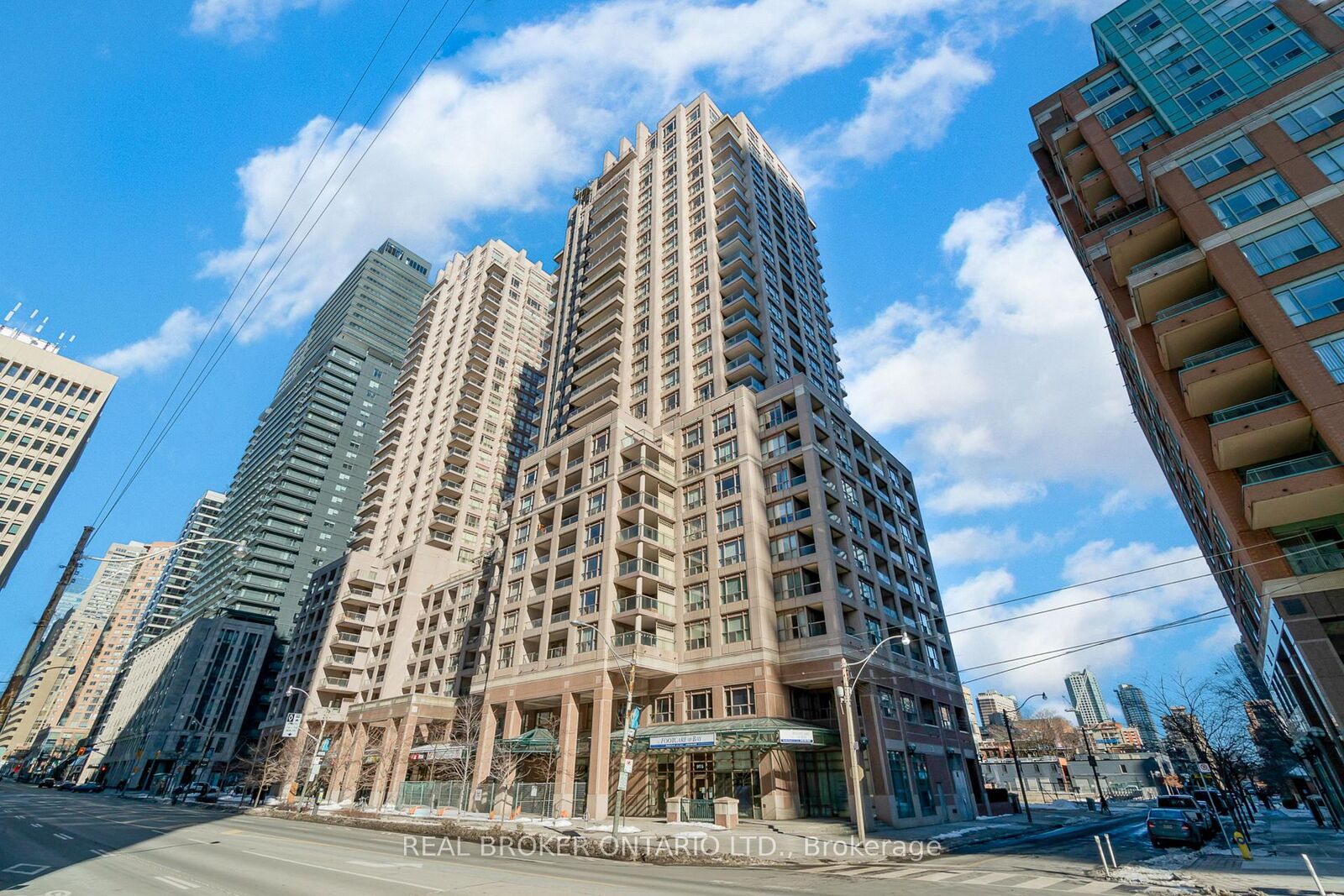 Property Photo:  909 Bay Street 1908  ON M5S 3G2 