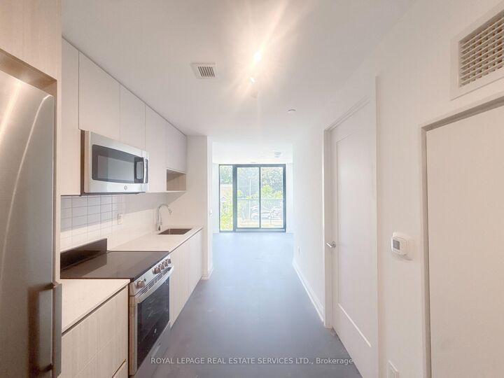 Property Photo:  799 The Queensway N/A 105 Upper  ON M8Z 0H3 