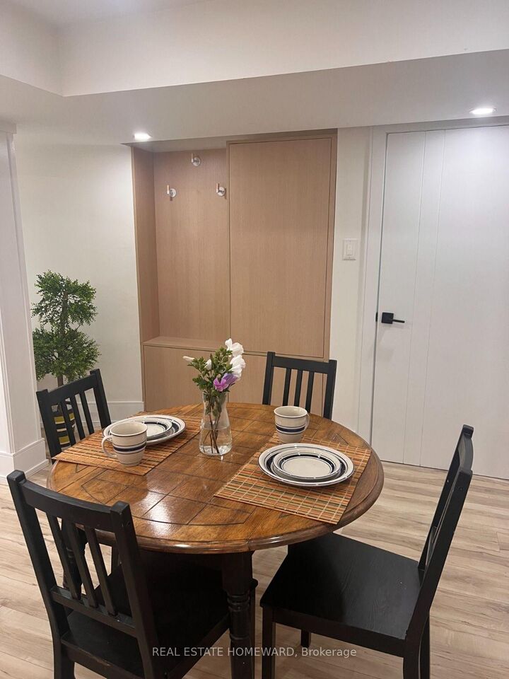 Property Photo:  11 Whitefaulds Road Lower  ON L6A 2K1 