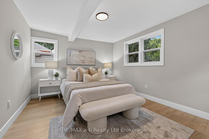 Property Photo:  91 Winniett Street  ON N4S 5Z6 
