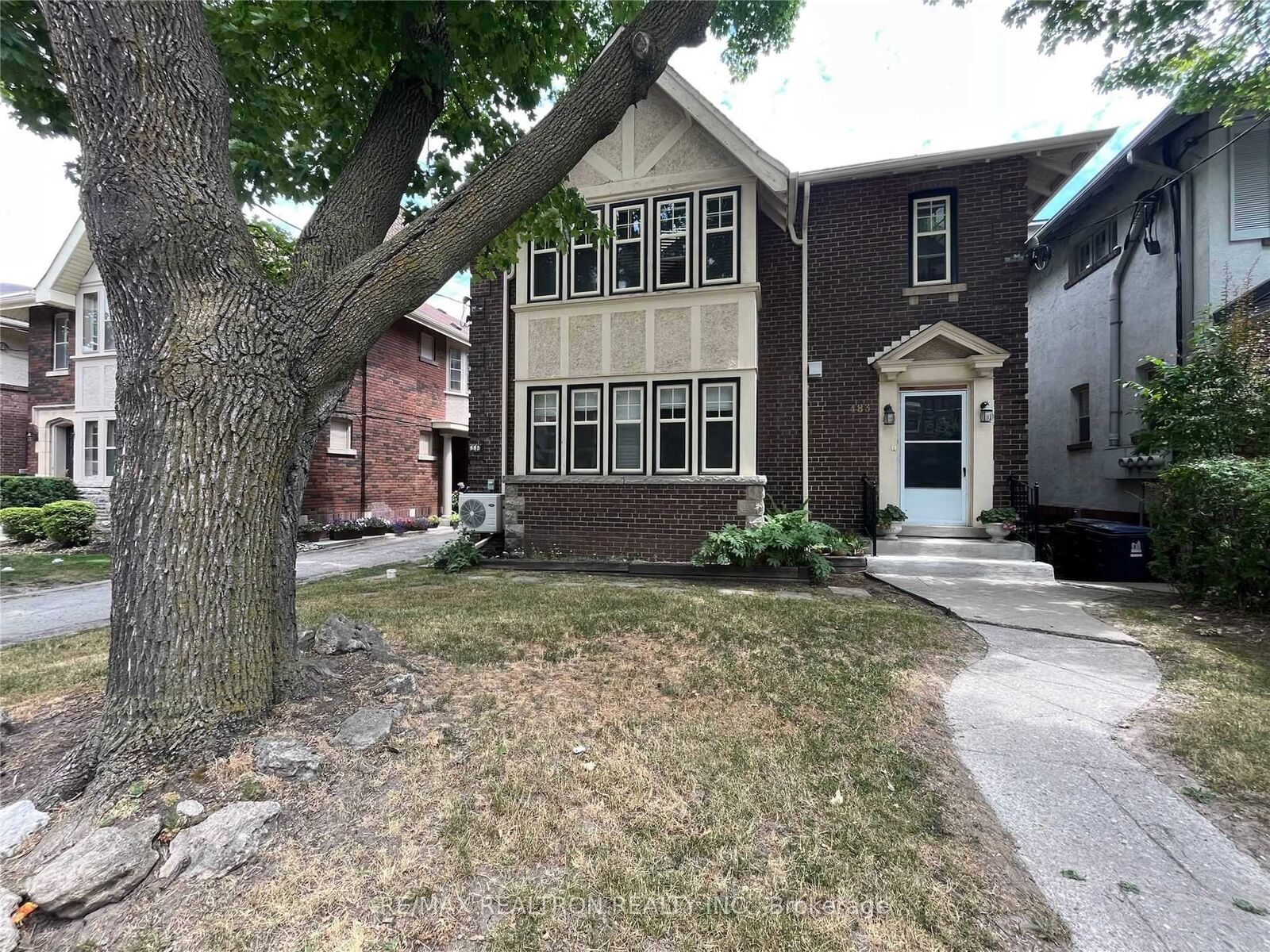 Property Photo:  485 Oriole Parkway A  ON M5P 2H9 