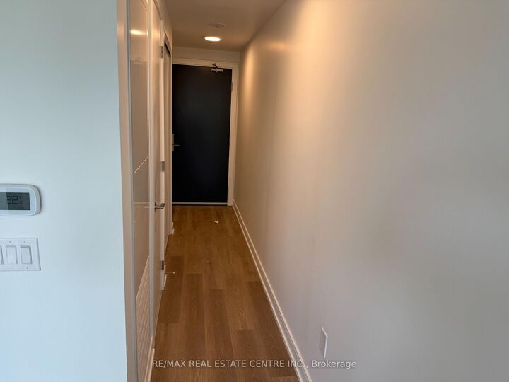 Property Photo:  3009 Novar Road E 324  ON L5B 0K2 