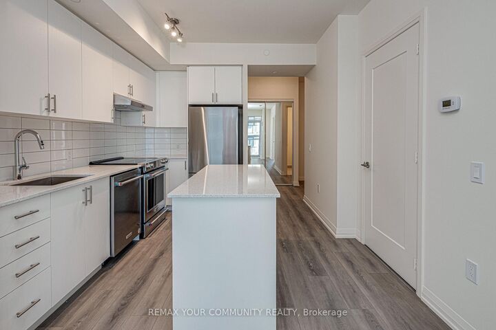 Property Photo:  9000 Jane Street 1707  ON L4K 0M6 