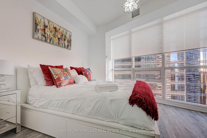 Property Photo:  65 Bremner Boulevard 3008  ON M5J 0A7 