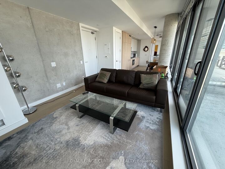Property Photo: 81 Wellesley Street E 2305 ON M4Y 0C5
