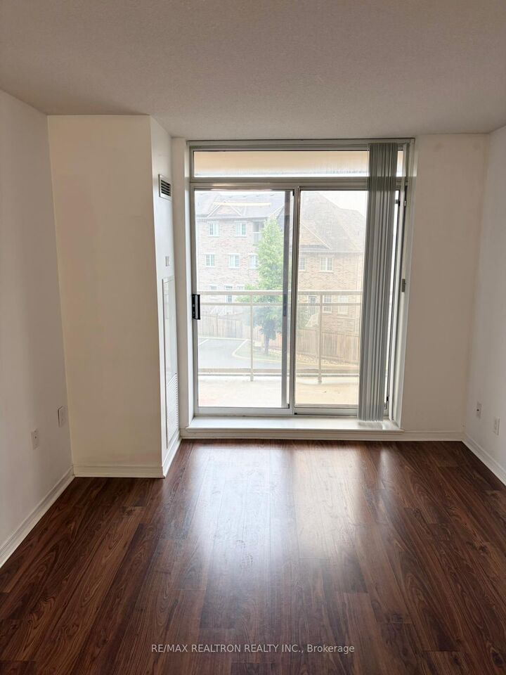 Property Photo:  73 King William Crescent 201  ON L4B 0C2 