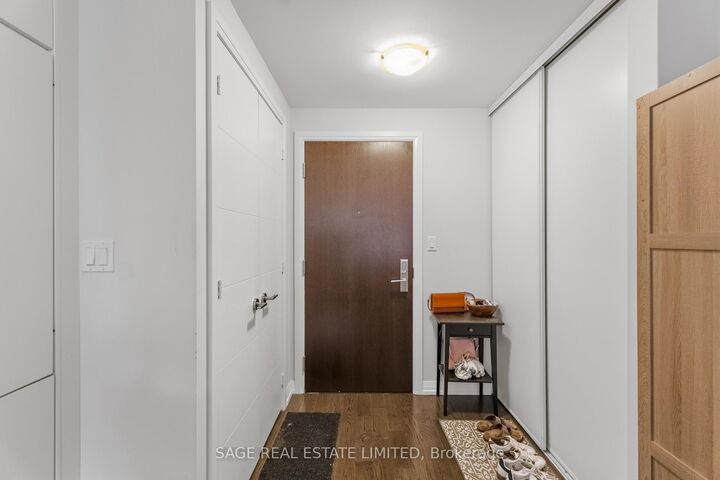 Property Photo:  460 Adelaide Street E 309  ON M5A 1N4 