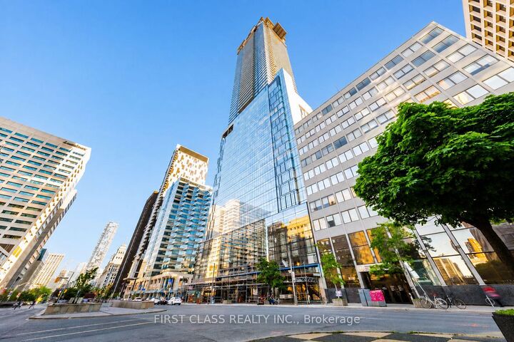 488 University Avenue 3901 — photo 1