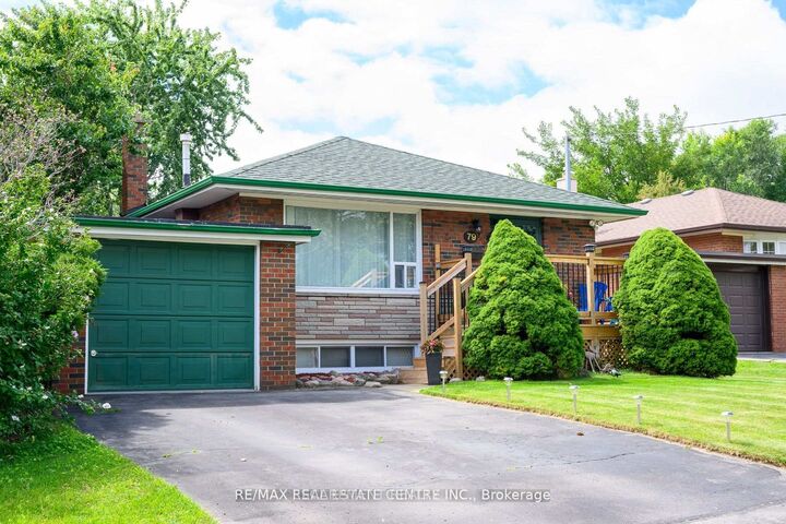 Property Photo:  79 Chandler Drive  ON M1G 1Z1 