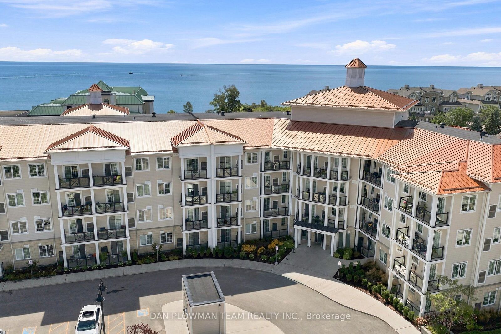 Property Photo:  50 Lakebreeze Drive 424  ON L1B 0V9 