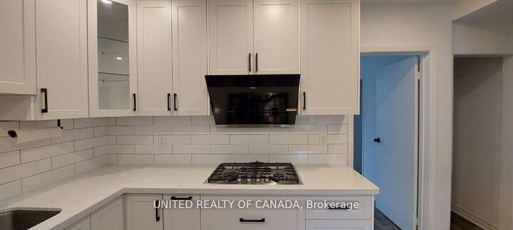 Property Photo:  126 Weldrick Road W Main  ON L4C 3V1 