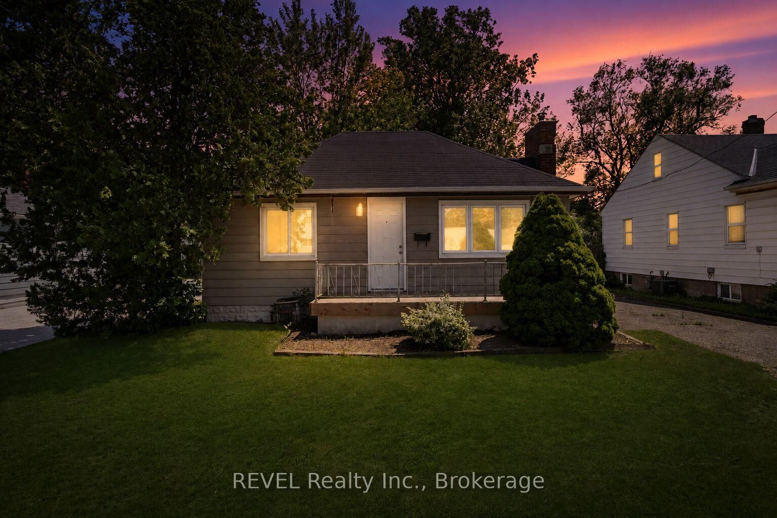 Property Photo:  6482 McLeod Road  ON L2G 3G1 