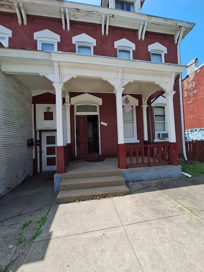 Property Photo: 4922 Liberty Ave PA 15224