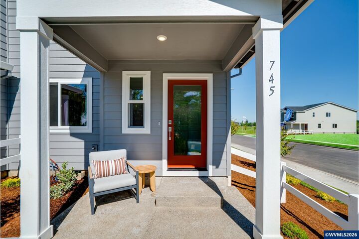 Property Photo:  855 Kirksey St  OR 97071 