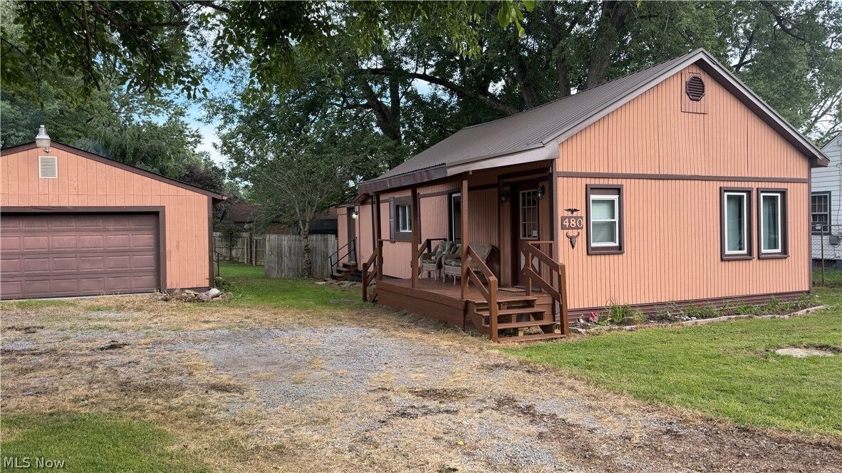 Property Photo: 480 N Leavitt Road OH 44430