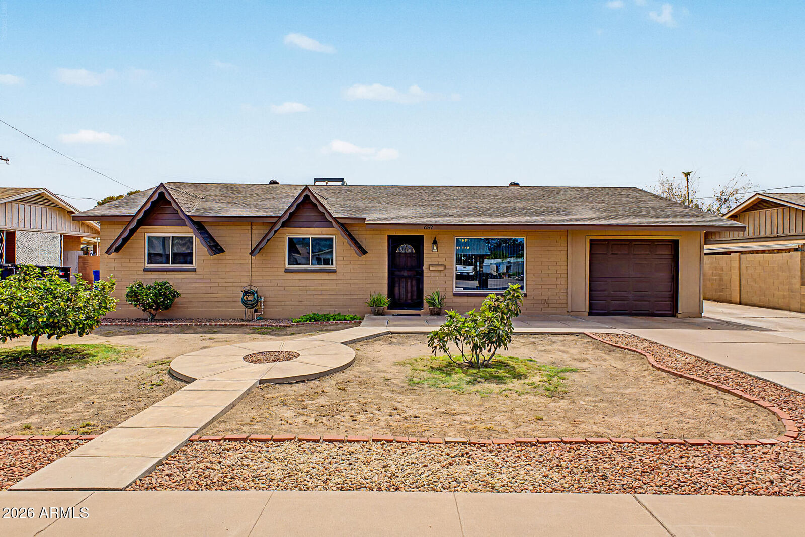 Property Photo:  657 W Linda Lane  AZ 85225 