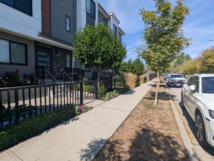 Property Photo:  1639 162 Street 40  BC V4A 4Y1 