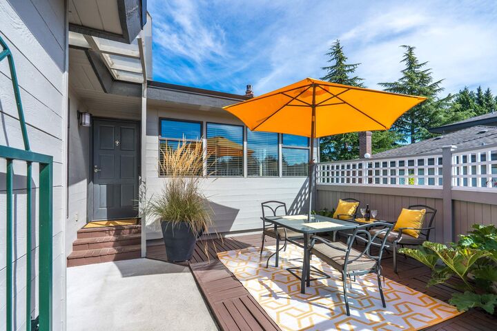 Property Photo:  14231 18A Avenue 1  BC V4A 7N8 