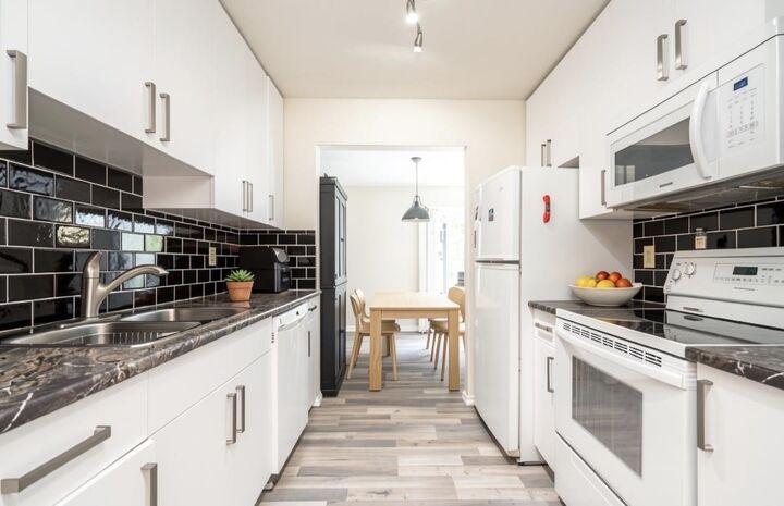 Property Photo:  5250 Victory Street 109  BC V5J 5H2 