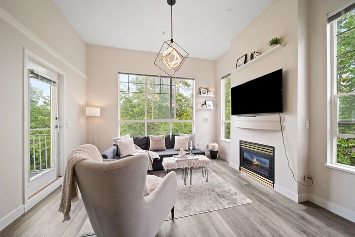 Property Photo:  10186 155 Street 404  BC V3R 0R6 
