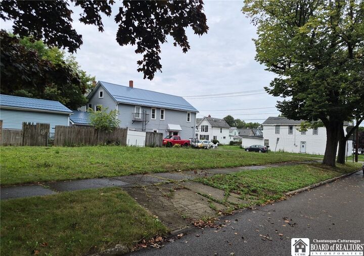 Property Photo:  49 E Courtney Street  NY 14048 