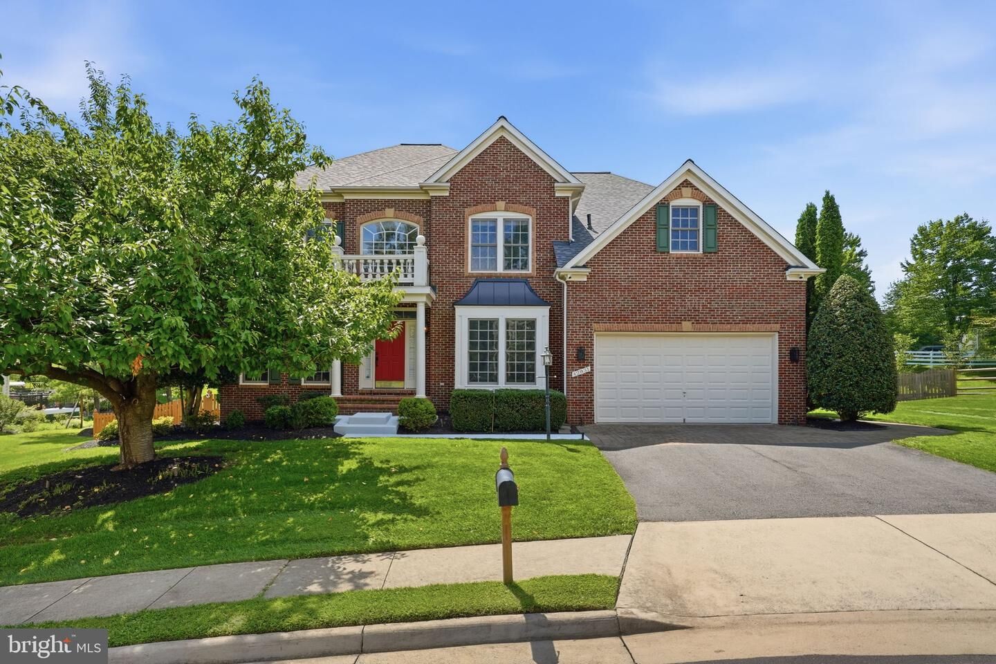 Property Photo: 42831 Delphinium Circle VA 20176