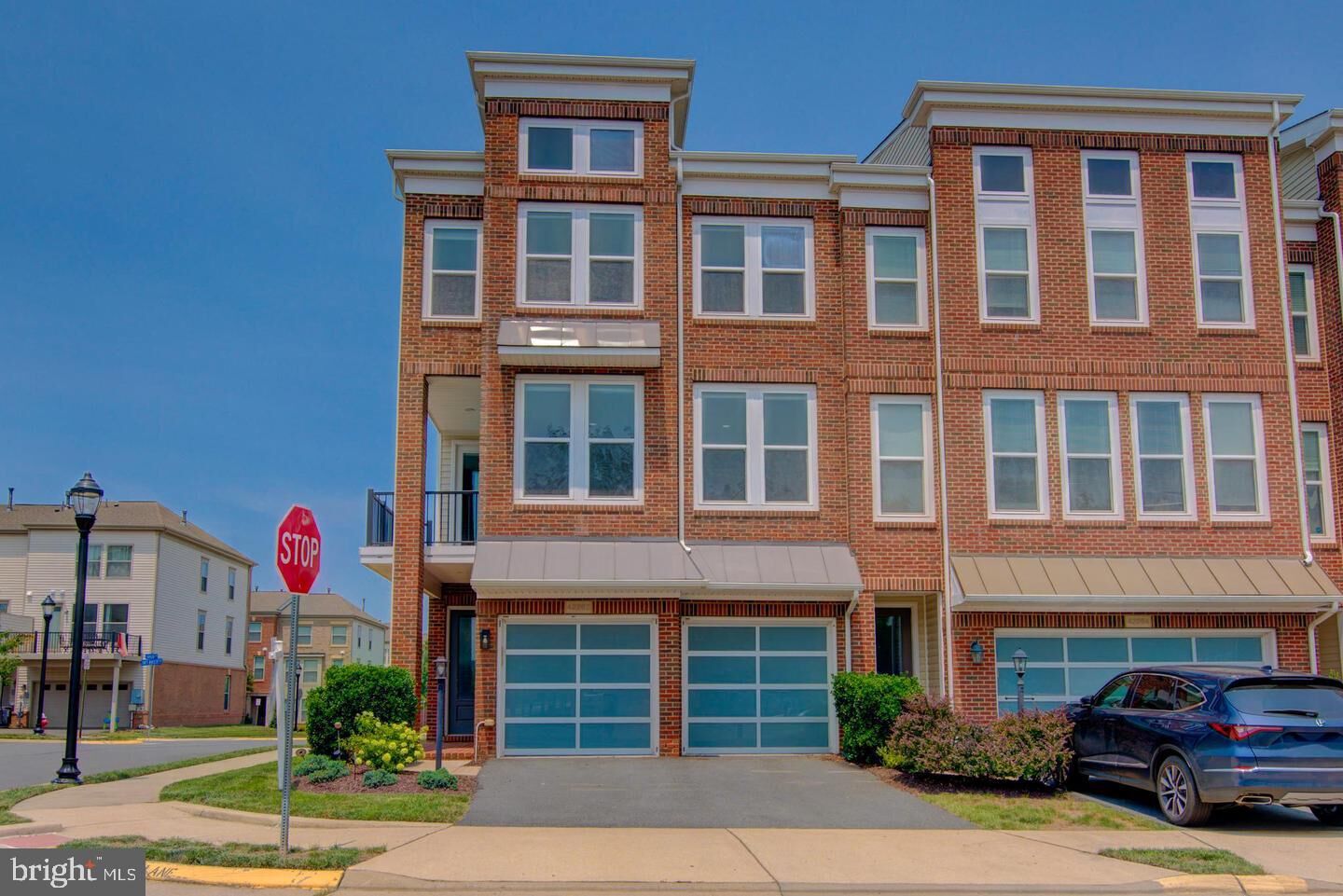 Property Photo:  42262 Knotty Oak Terrace  VA 20148 