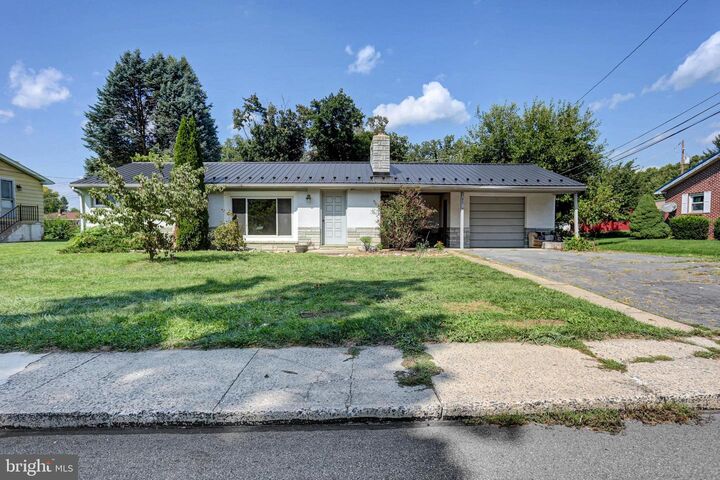 Property Photo:  407 N Morris Street  PA 17257 