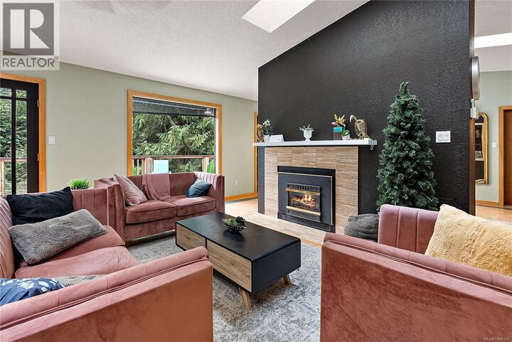 Property Photo: 2344 Damascus Road BC V0R 2W1